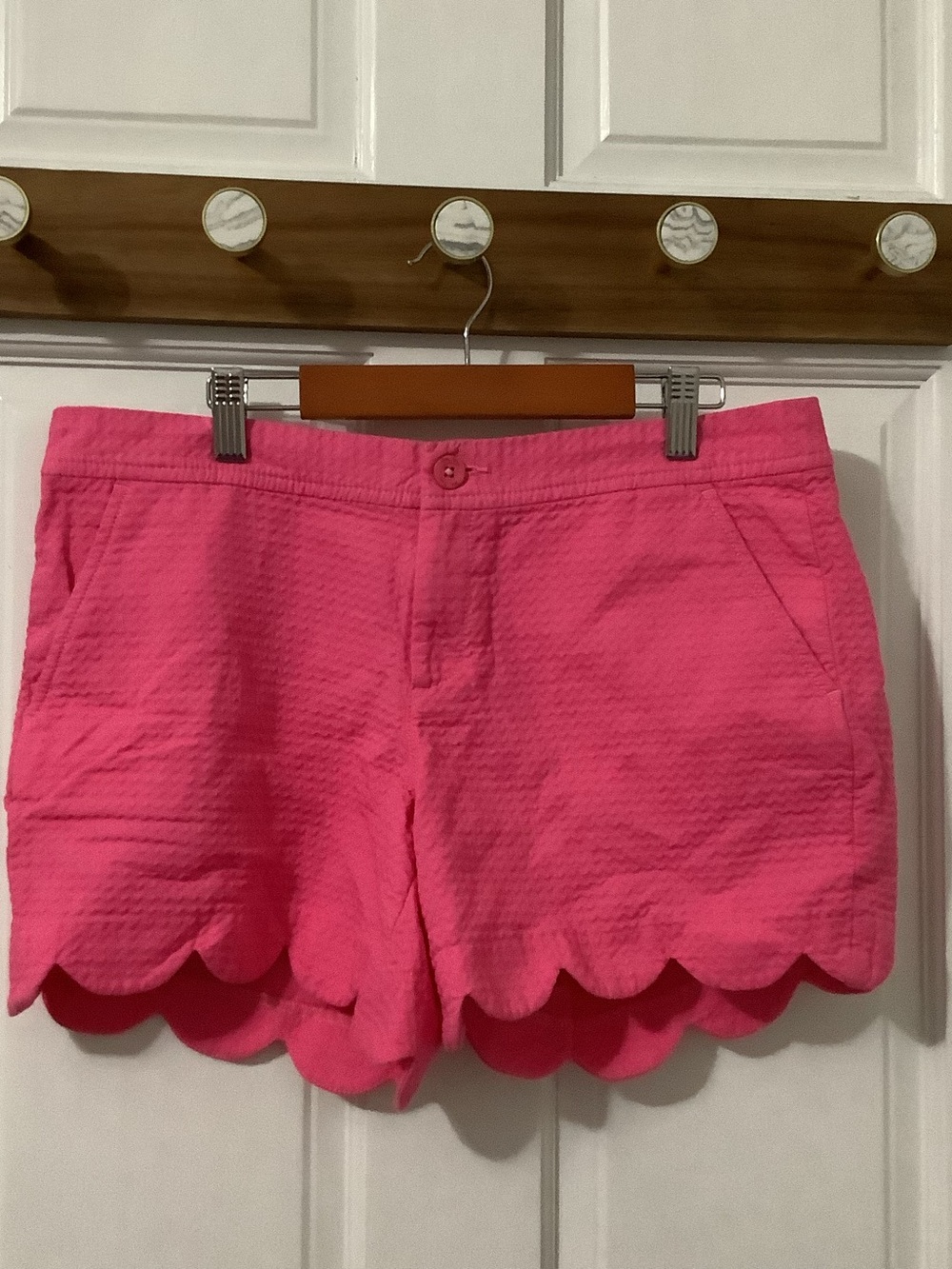 Lilly Pulitzer size 8 Hot Pink the buttercup shorts